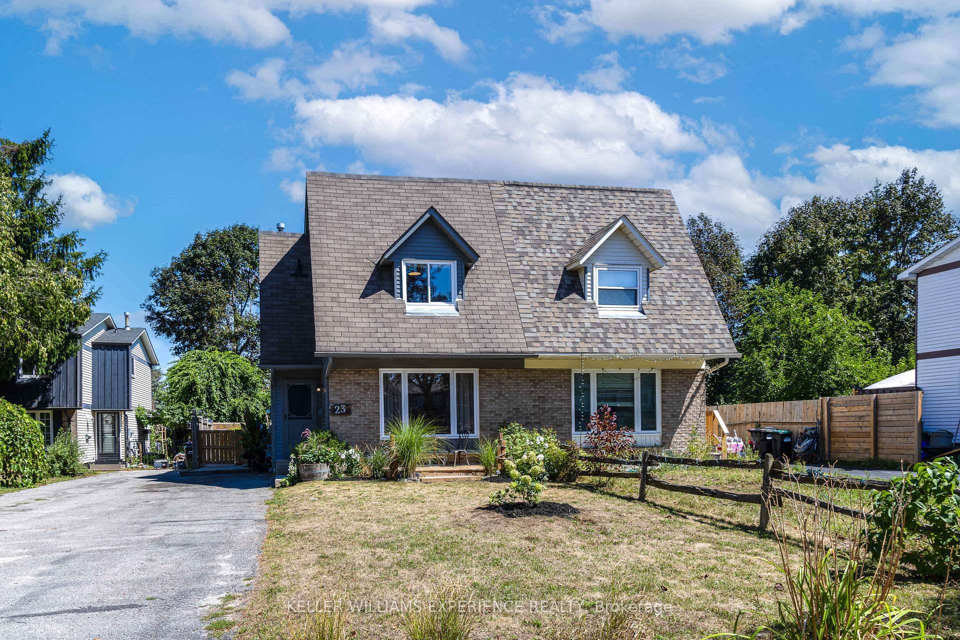 OPEN HOUSE SAT AUG 30 11AM 1PM Welcome to this charming semi detached 2 story home, perfectly situated in a peaceful cul de sac, offering the ideal blend of comfort ...