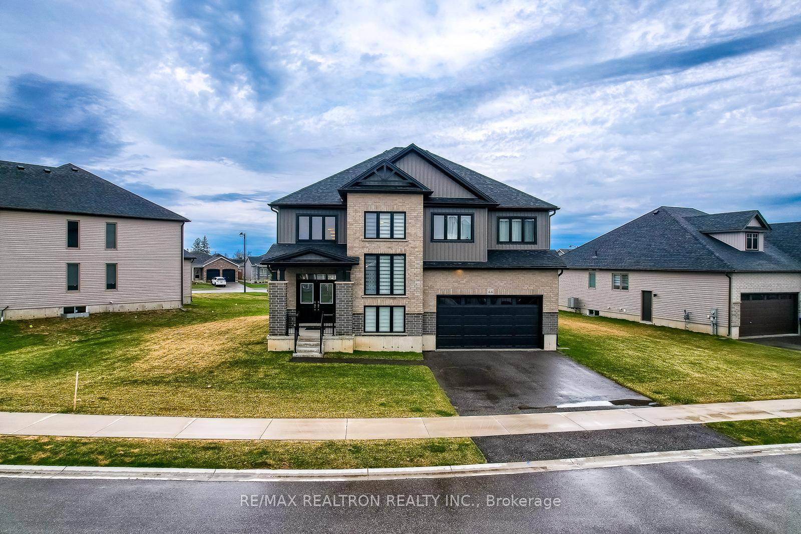 Discover Your Dream Home in Springwater !