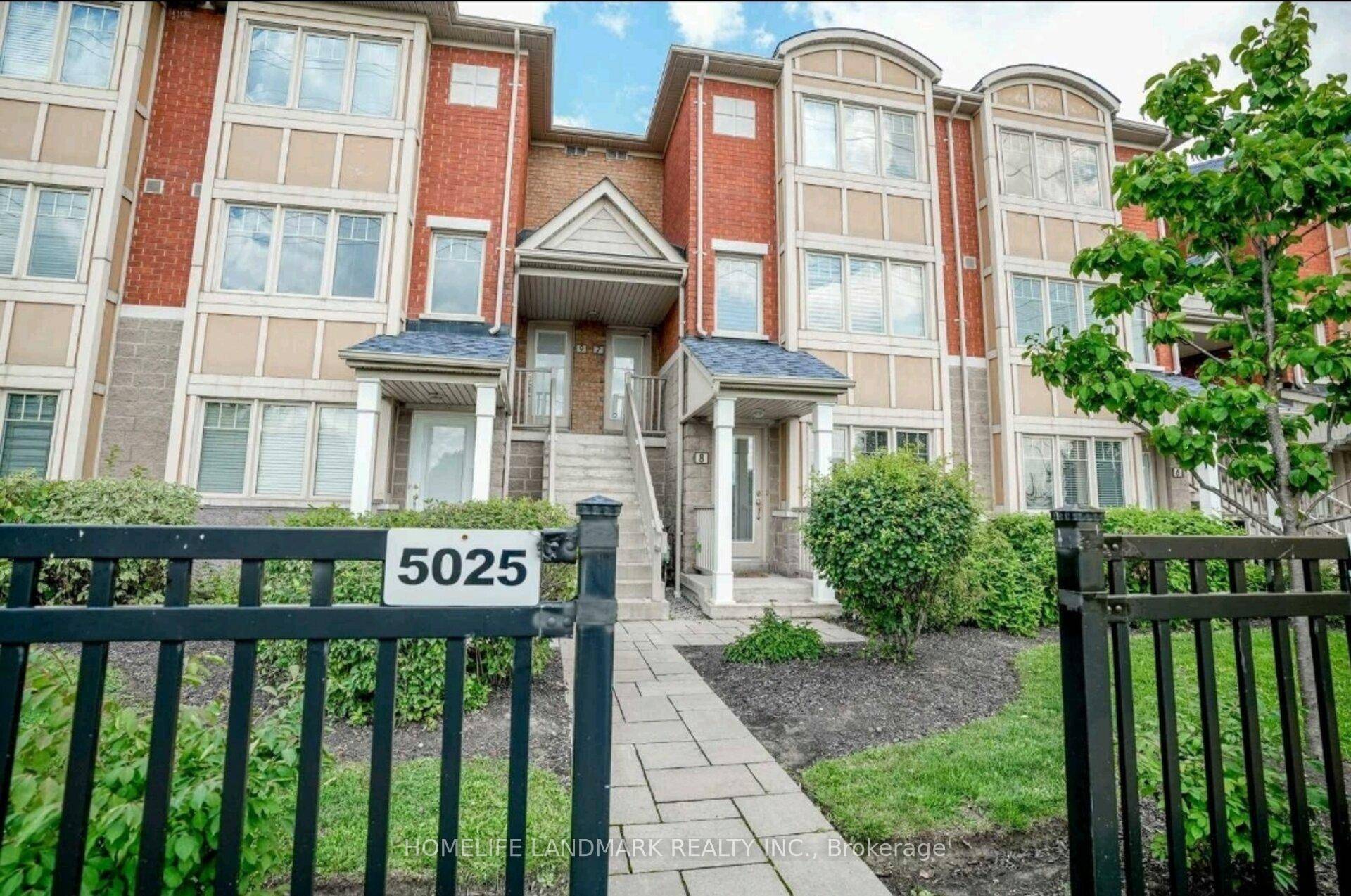 Bright amp ; Spacious Townhome Prime Location amp ; Great Value !