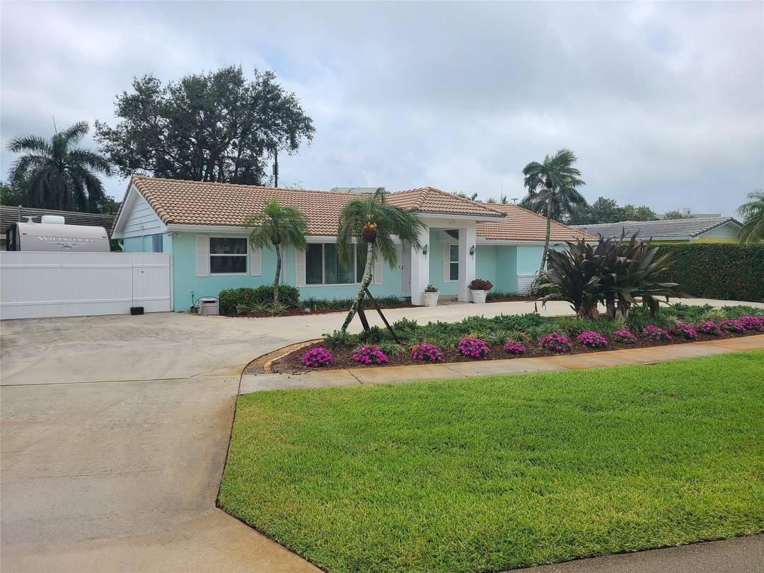 Main house is a 3 bedroom, 2 bath with Living room, Dining room, eat in Kitchen, Family room and In house laundry room.