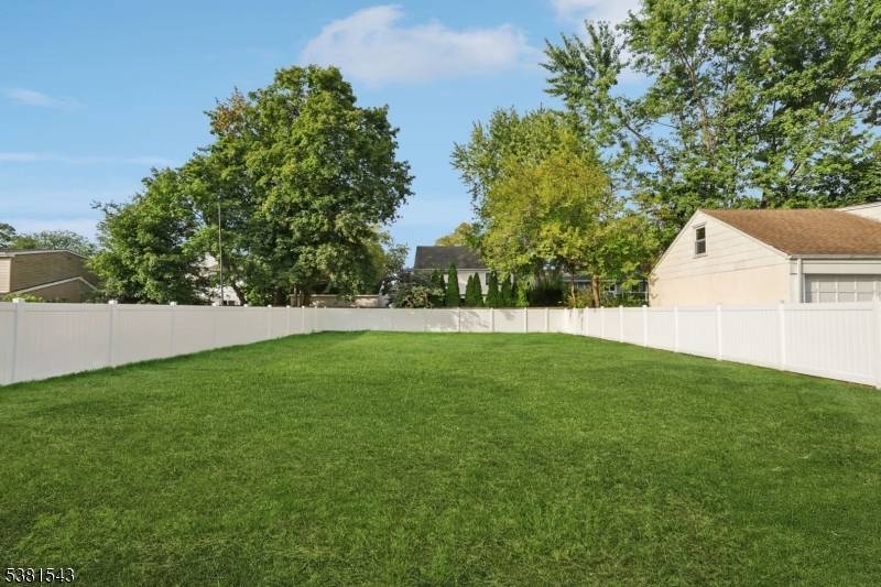 Stunning 2025 renovation and addition 4 bedroom, 2.