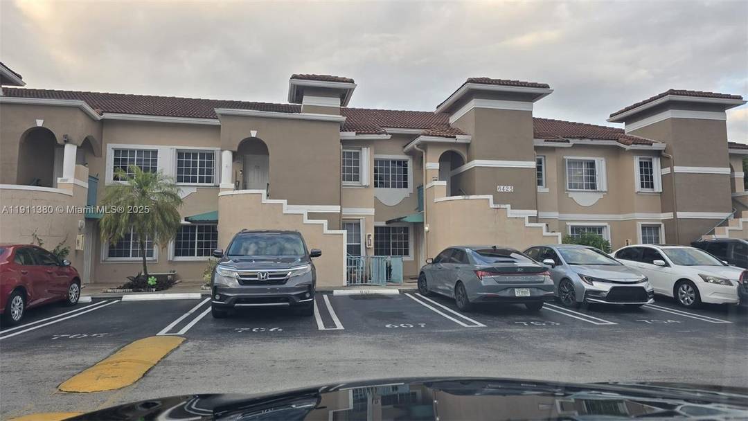 Spacious and updated 2 bedroom, 2 bath condo in gated Lago Lindo, West Kendall.