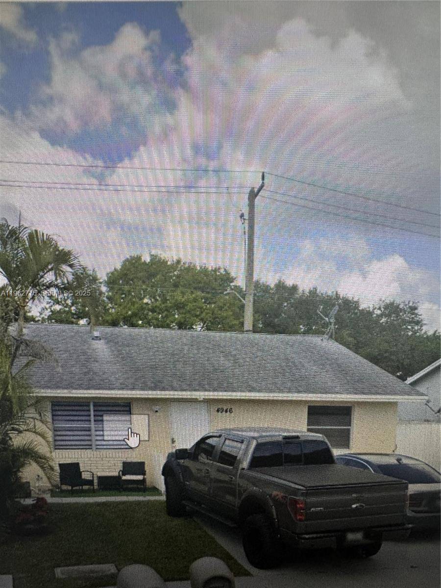 3 2 townhouse in a great community, priced to sell, please call me to see it