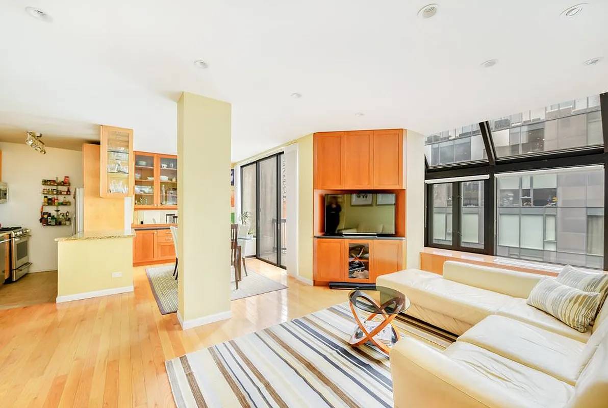 Prime Upper East Side Two Bedroom with Balcony Enjoy bright Northern and Southern exposures in this spacious 2 bedroom, 2 bathroom home featuring a generous living room, dining alcove, and ...