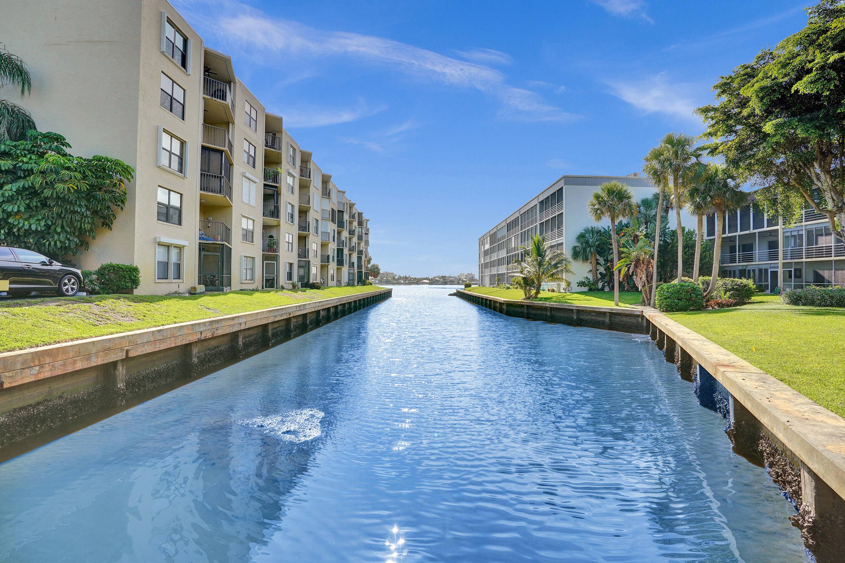 Waterfront condo with open kitchen !