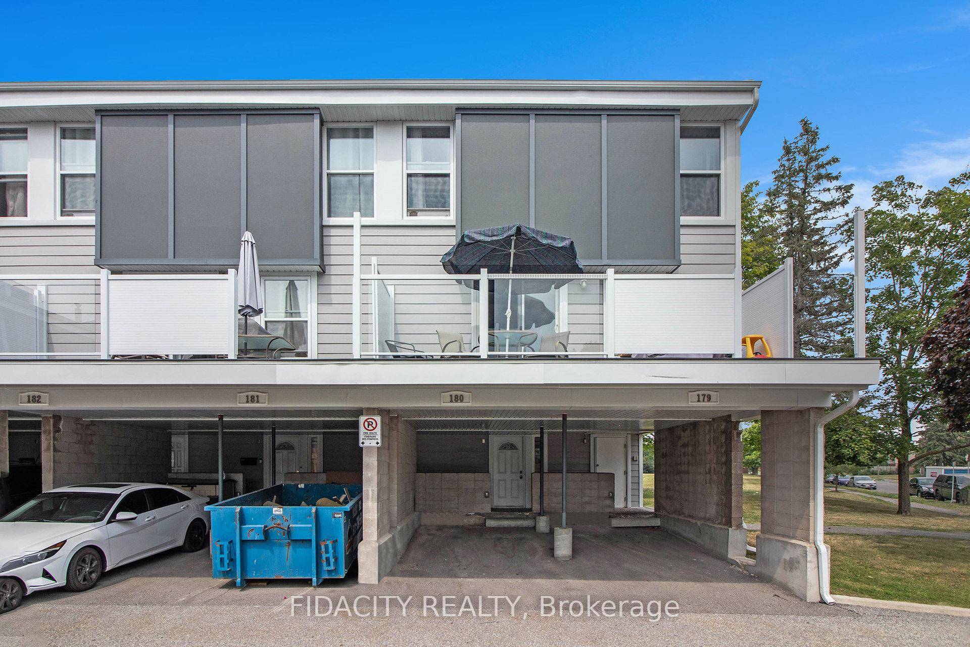 Welcome to 825 Cahill Drive an affordable space in an unbeatable location !