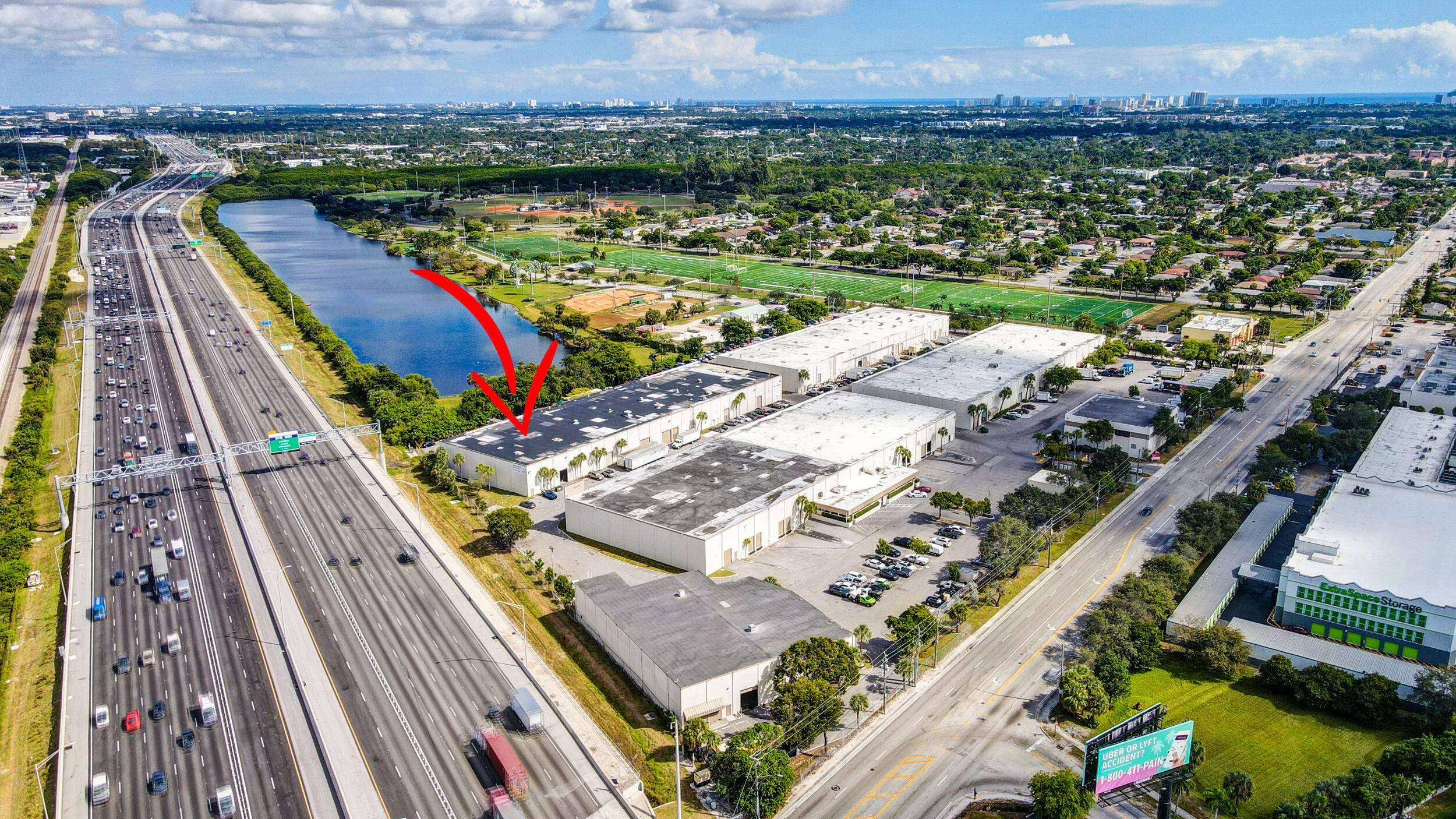 SUBLEASE 30 FT HIGH WAREHOUSE SPACE AT PARKWAY COMMERCE CENTER IN FT LAUDERDALE, FL.