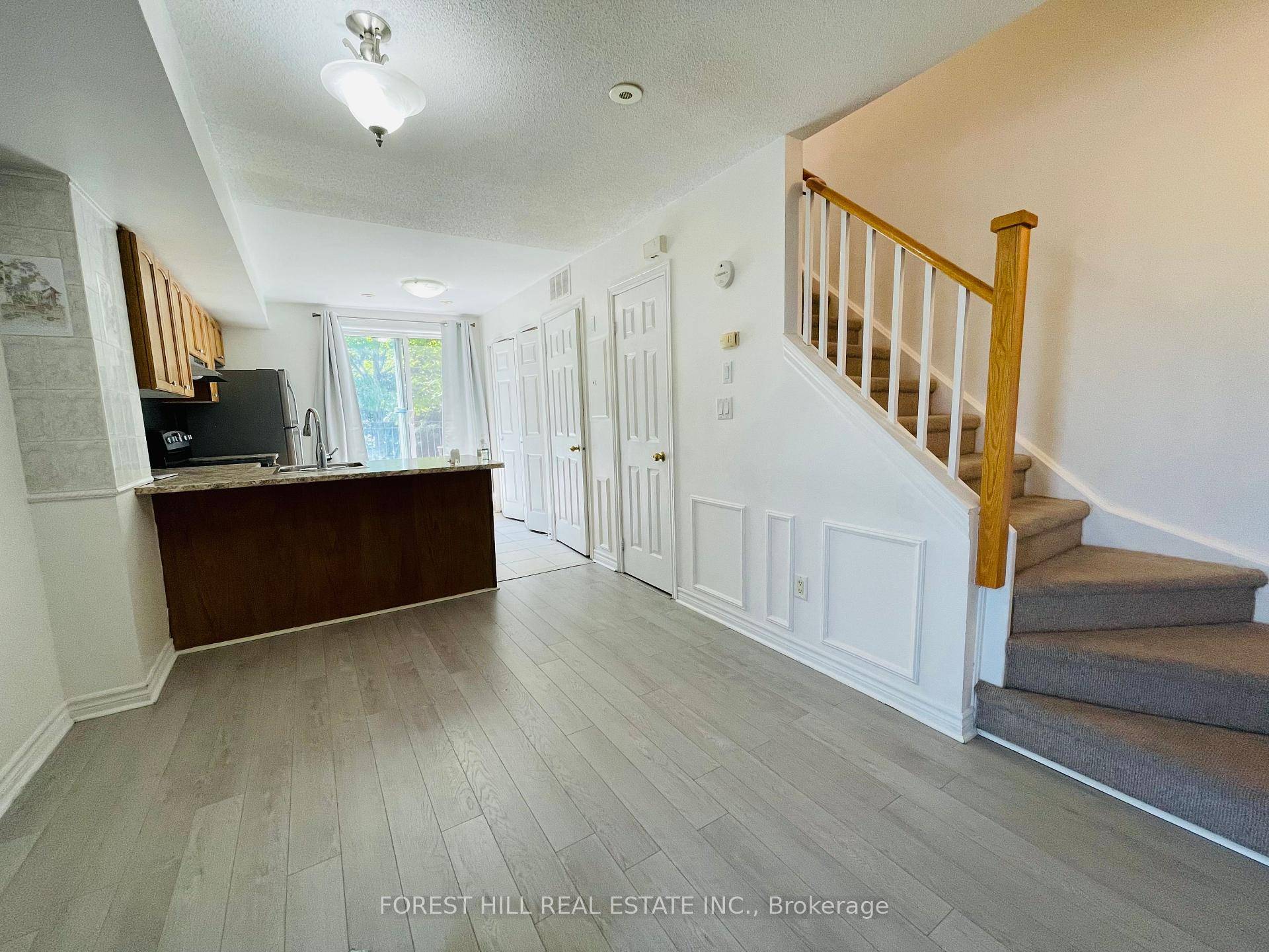 Rare End Unit Townhome Located in Smyth Park Generous Open Concept Floorplan With Upper Floor Sun filled Bedrooms W Large Windows 2 Good size Bedrooms amp ; 2 Washrooms W ...