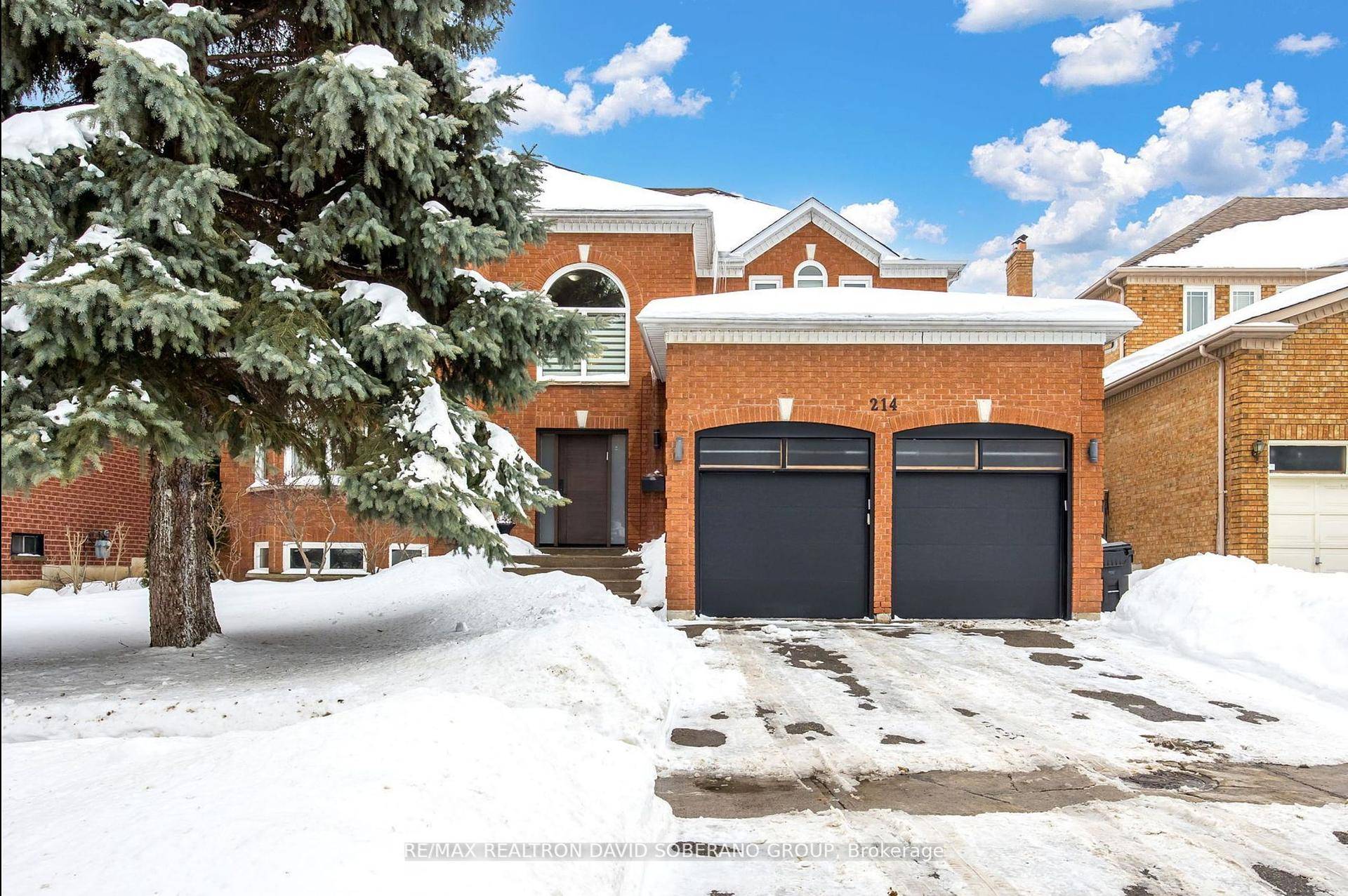 This is an incredible opportunity to own a beautiful home in the highly sought after Clanton Park neighbourhood !
