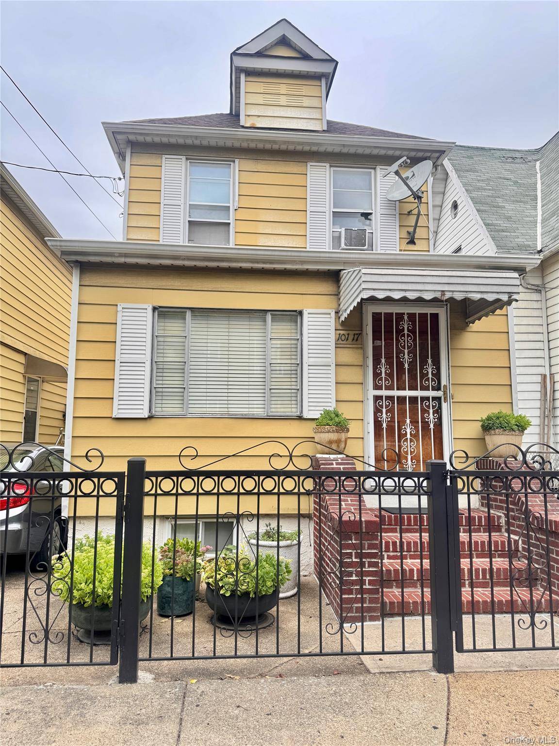 Fantastic opportunity to own a solid single family home offering both property and lot value in the heart of Corona.