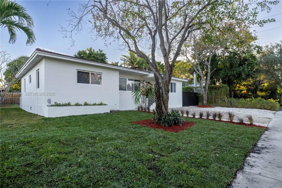 Turn keY, beautifully updated 3 bedroom, 2.