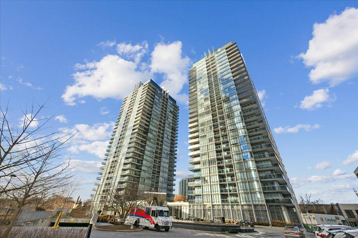 Discover upscale waterfront living at South Beach Condos and Lofts, a sought after community in Humber Bay Shores that seamlessly blends lakeside tranquility with urban convenience.