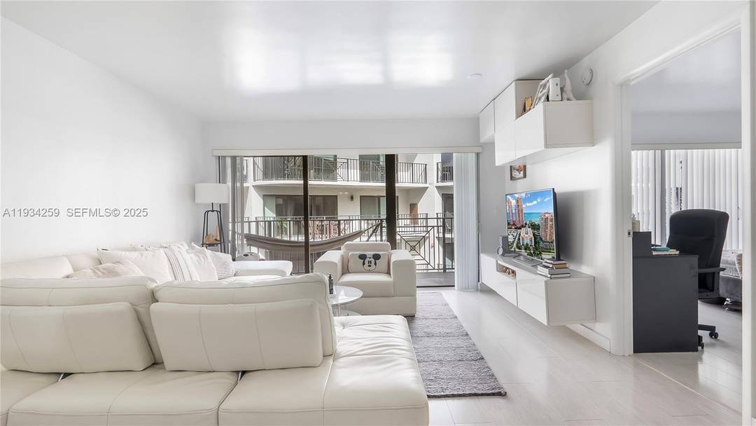 Discover your dream coastal retreat at Tradewinds in the heart of Lauderdale Beach.