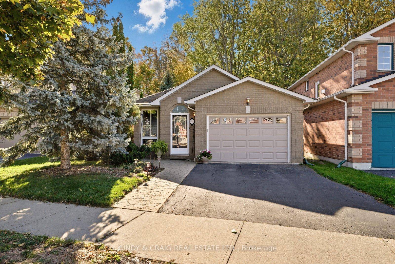 Welcome home to 318 Sandringham Drive, Courtice !