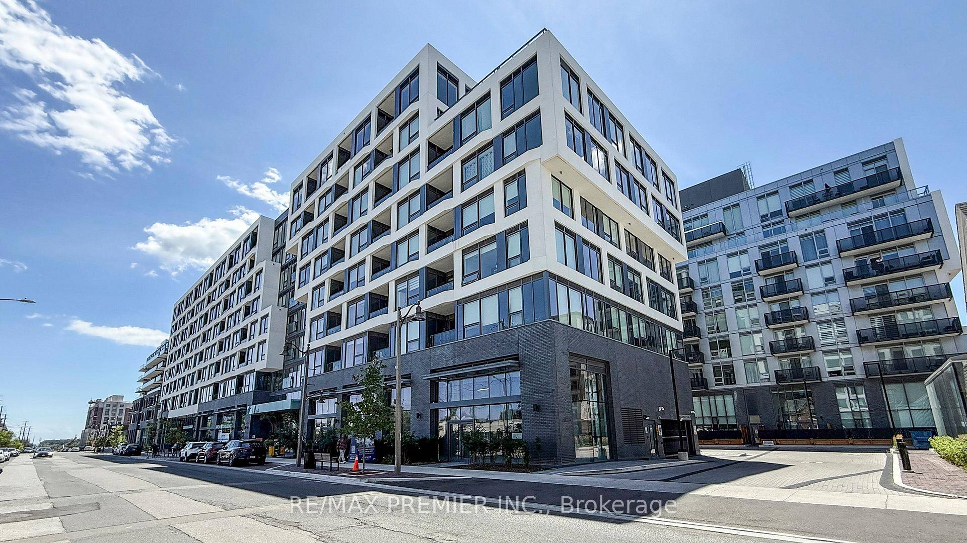 1 Bedroom unit with underground parking and locker included !