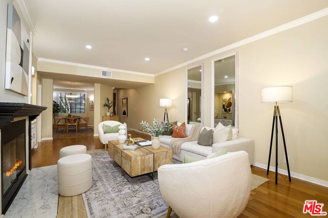 11939   Gorham Ave 2BR Brentwood La