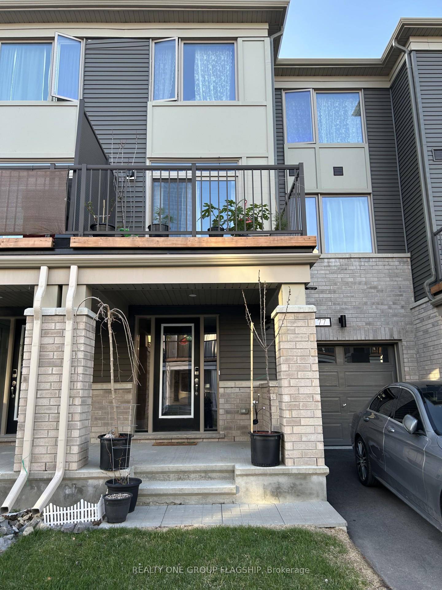 Welcome to this stunning BRAND NEW 1400sqft 2 bedroom, 2 bathroom townhouse in the highly desirable Promenade community, located in the heart of Barrhaven just five minutes from Chapman Mills ...