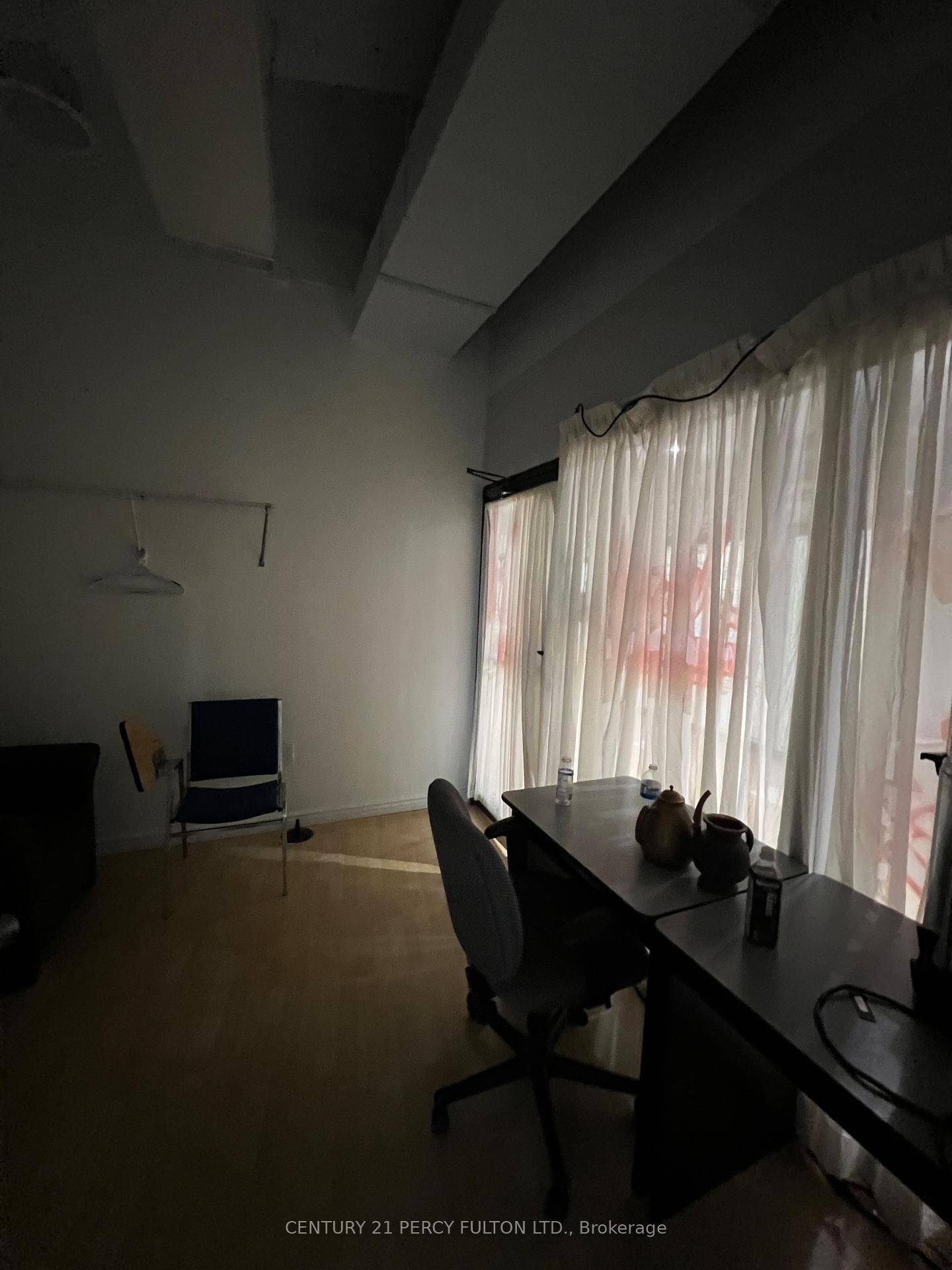 Less than 100 sft Bright Corner unit in Oriental shopping center, close to Scarborough town center, hwy 401, TTC at Doorstep, very convenient location.