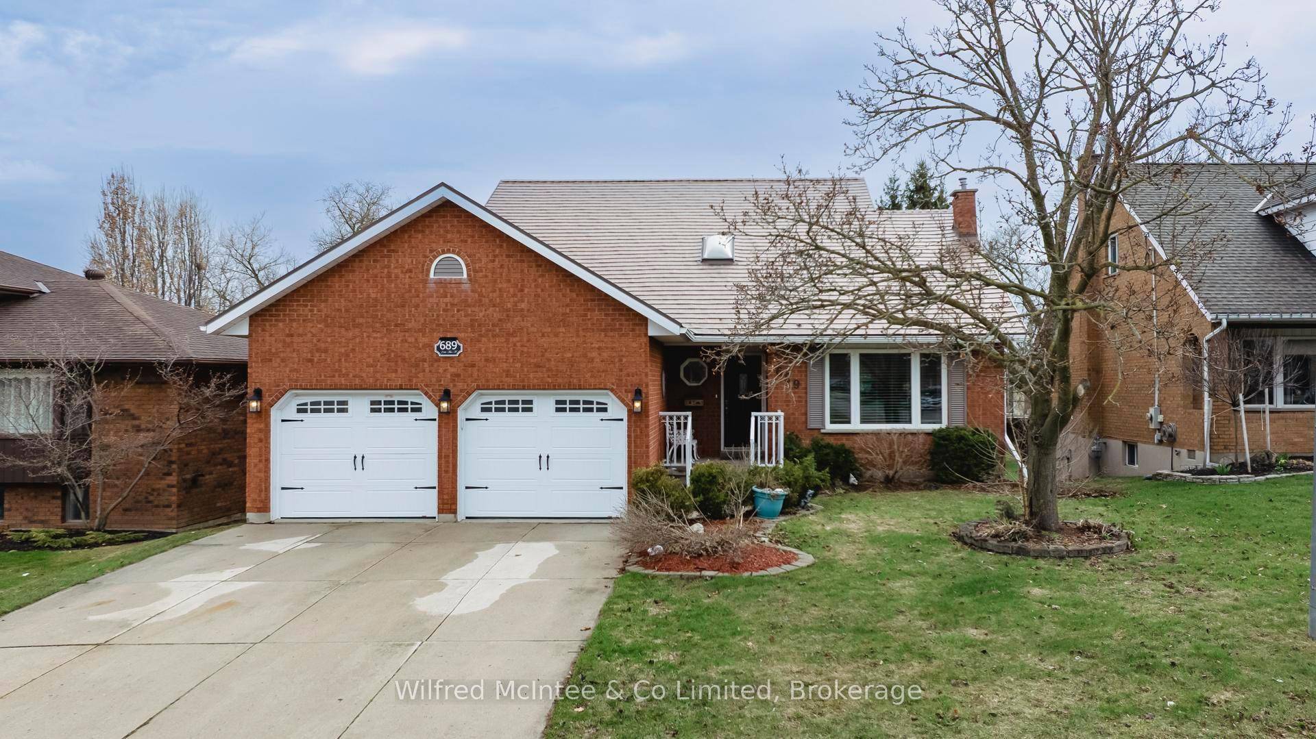 Welcome to this well maintained 3 bedroom, 1.