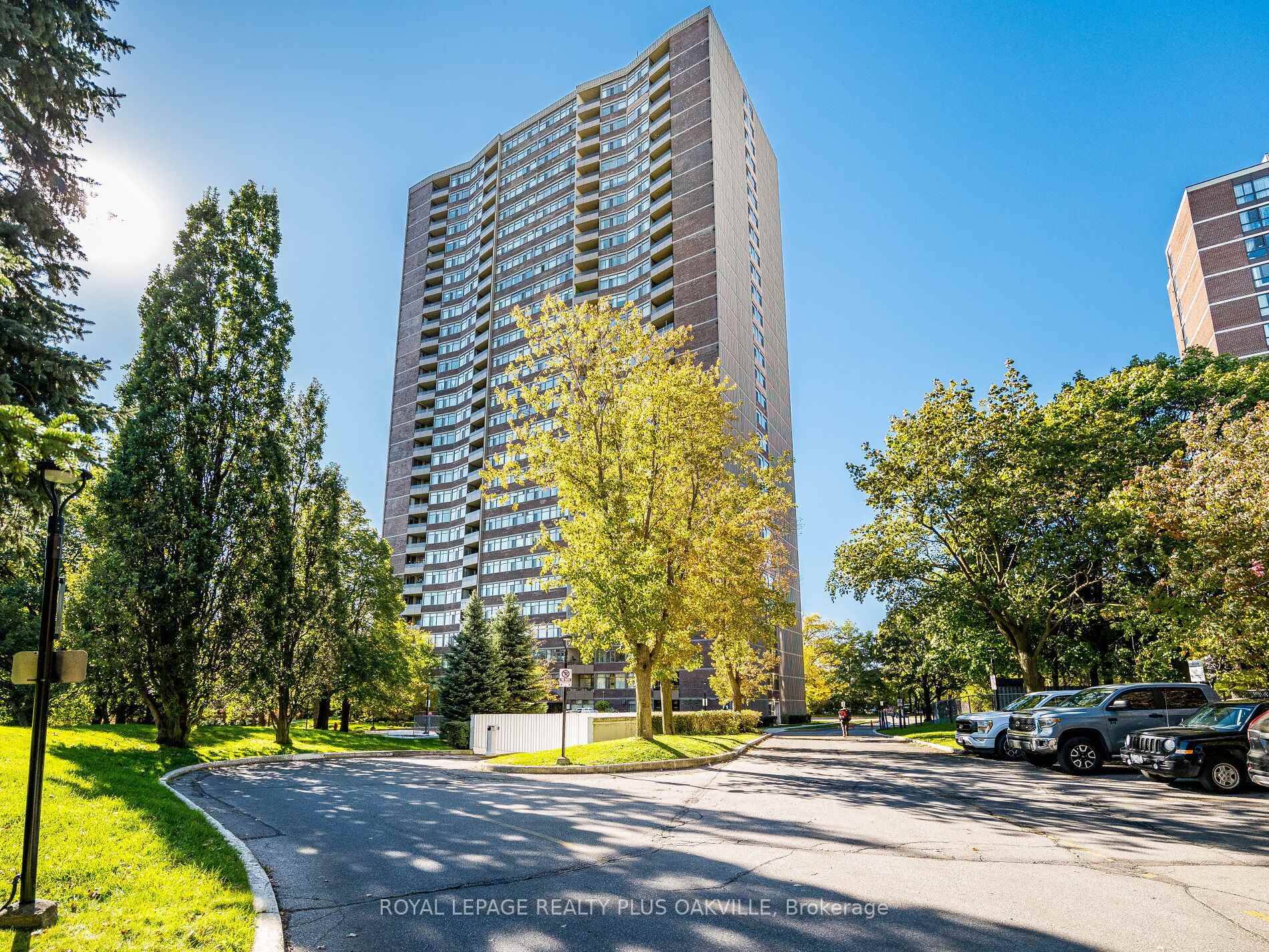 Welcome to this bright and spacious condo nestle on beautifully landscaped parkland with abundant green space and walking paths along the river.