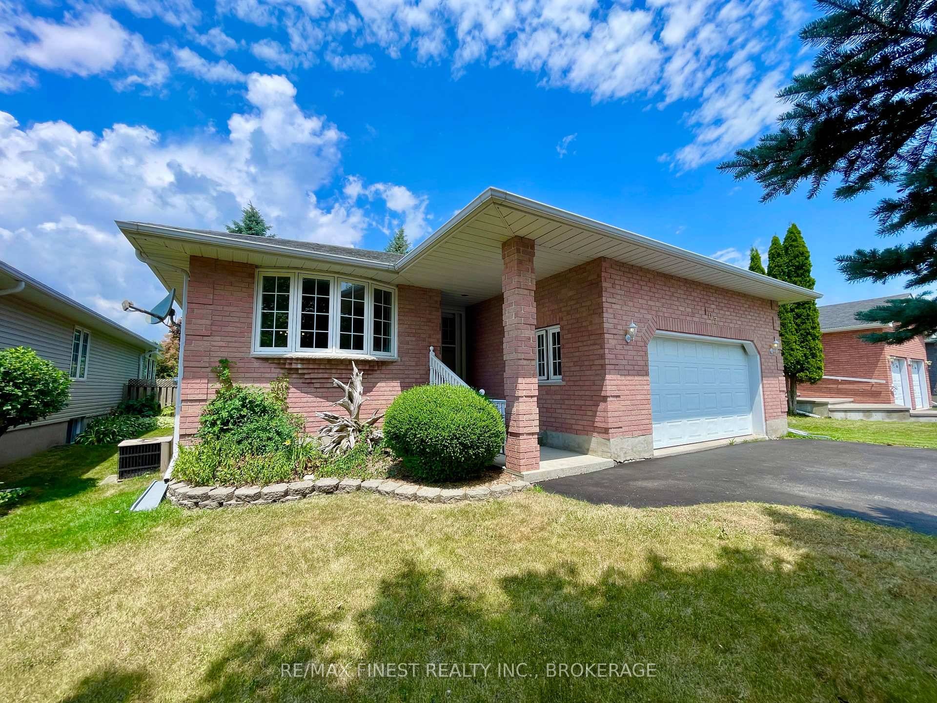This beautiful, all brick bungalow with no rear neighbours, a double wide driveway and 2 car garage is ideally located near the Napanee River, with parks, walking trails, new subdivisions ...