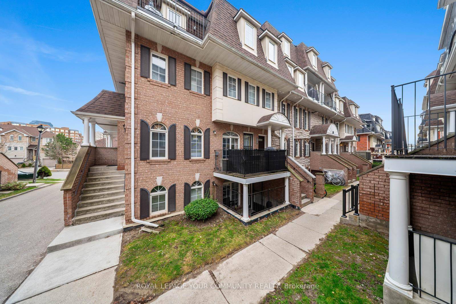 Welcome to 58 Sidney Belsey Crescent a beautifully maintained townhouse nestled in one of Toronto's most family friendly and rapidly developing communities.