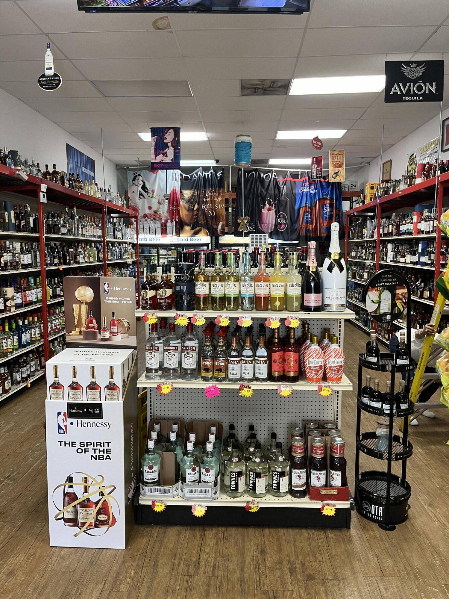 Opportunity to purchase a turnkey, profitable retail liquor store in a clean, modern plaza just moments away from the iconic Seminole Hard Rock Hotel Casino in Hollywood, Florida.