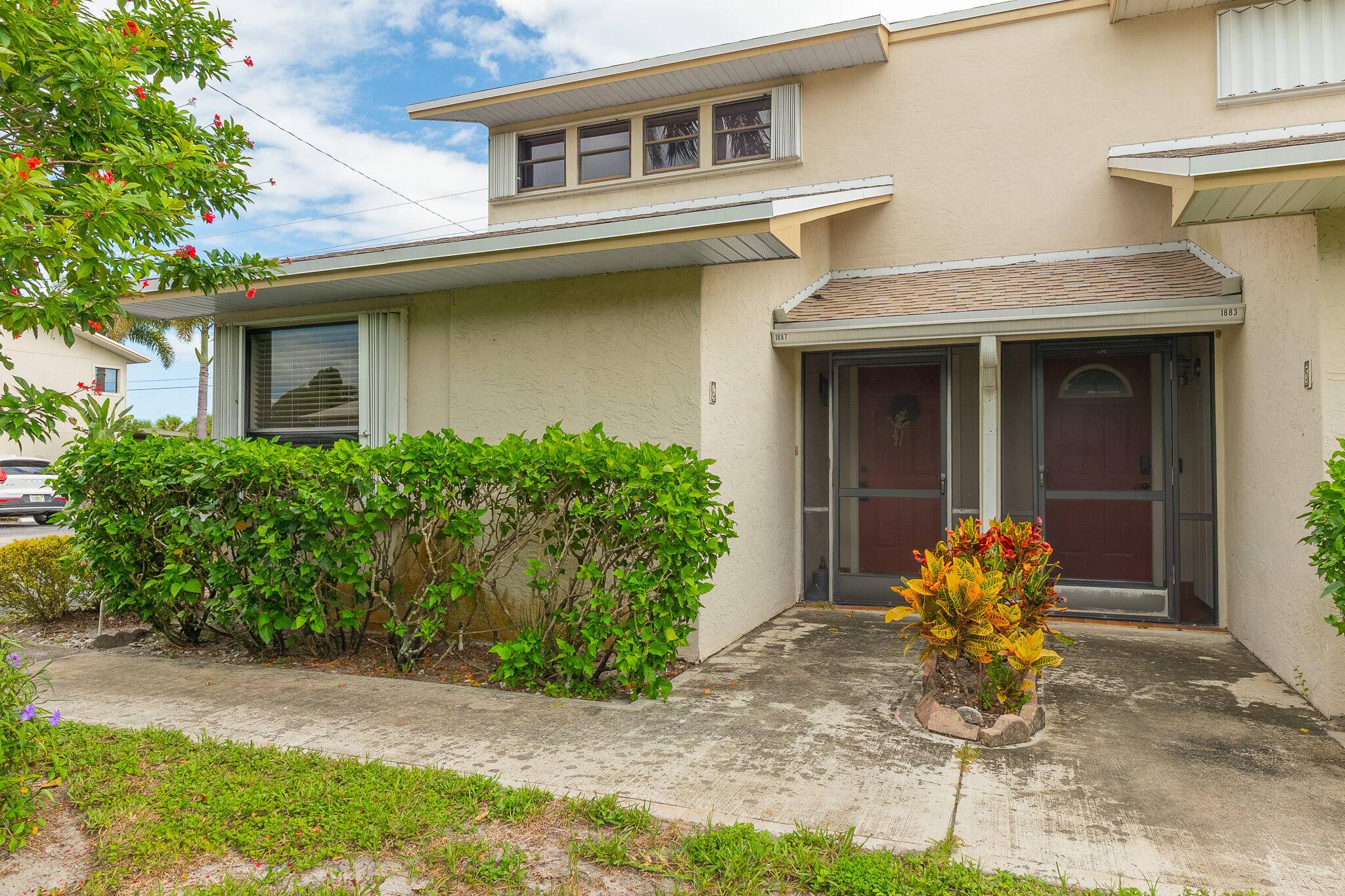 Fall In Love with This Beautiful Renovated Light and Bright Corner Townhome.