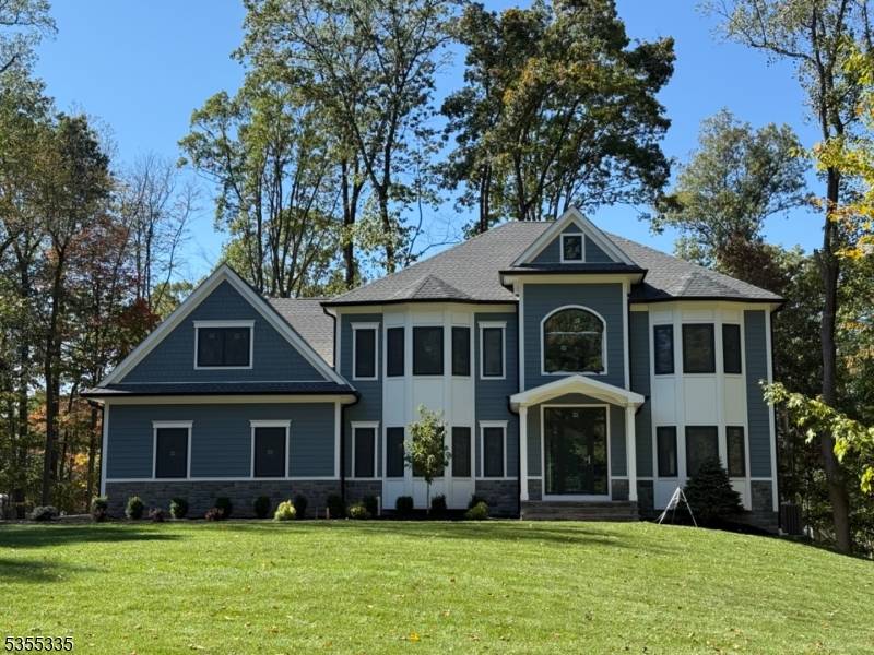 BRAND NEW CONSTRUCTION READY FOR FALL DELIVERY !