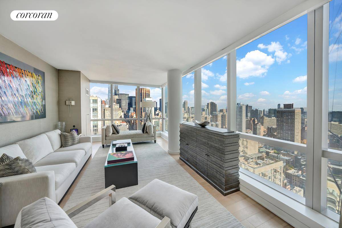 Presenting 400 Park Avenue South, 31B, a refined 3 bedroom, 3 bathroom apartment nestled high above Park Avenue South.