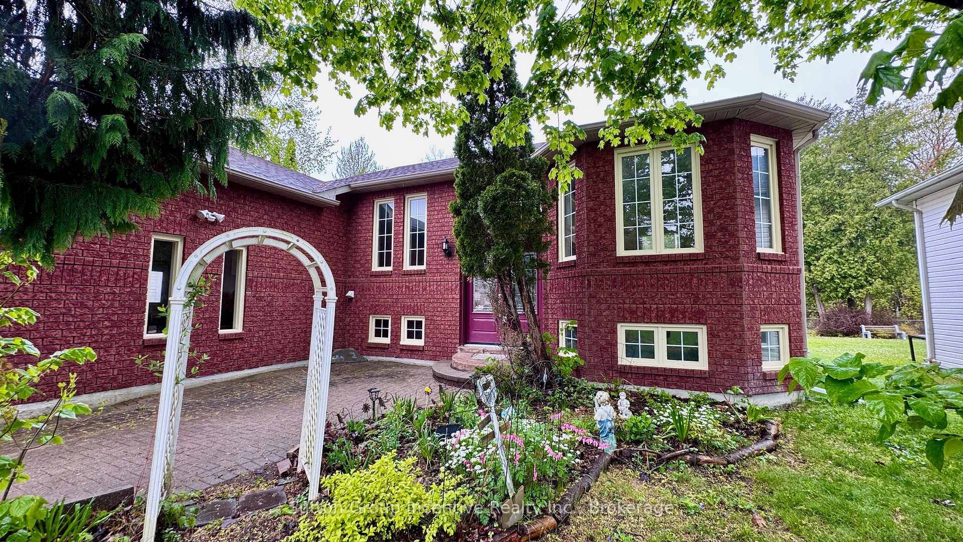 Beautiful home in Silverbirch subdivision backing onto greenspace with a gate for guaranteed forest time.