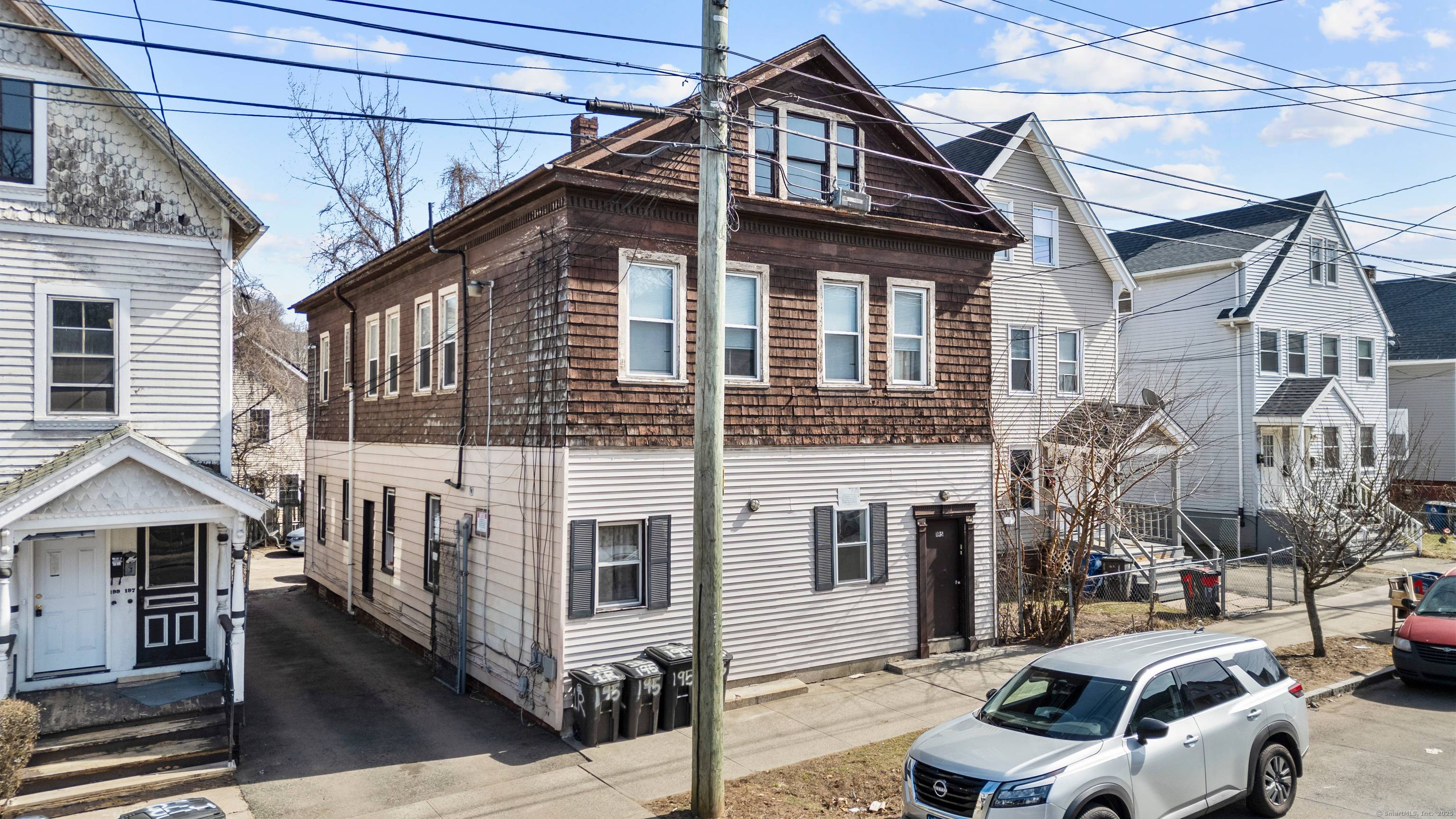 Welcome to 193 Farren Ave, New Haven, CT 06513 a versatile multi family property featuring four units with a total of 7 bedrooms and four bathrooms.