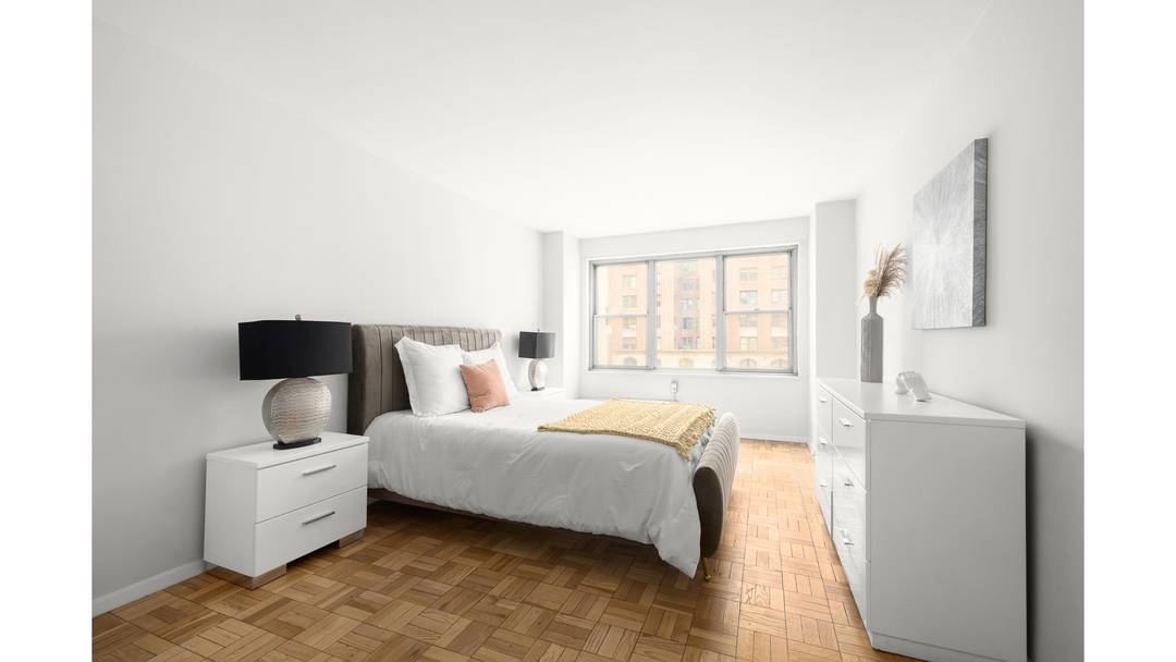 Bright Upper West Side 1BR Near Central Park in Premier White Glove Building with Roof Deck, Gym amp ; Parking Moments from Central Park, this bright north facing Upper West ...