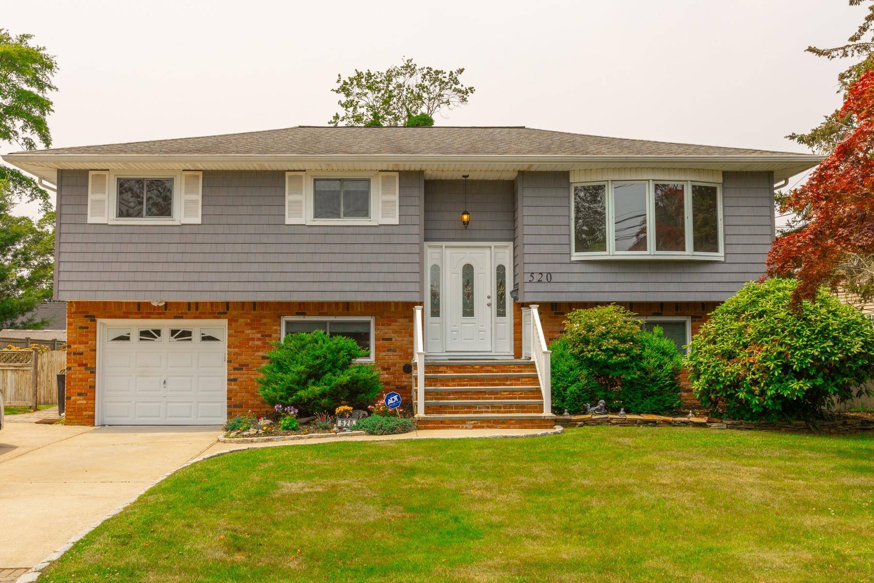 Meticulously updated SECOND floor of this Hi Ranch featuring 3 spacious bedrooms and a beautifully renovated full bath.