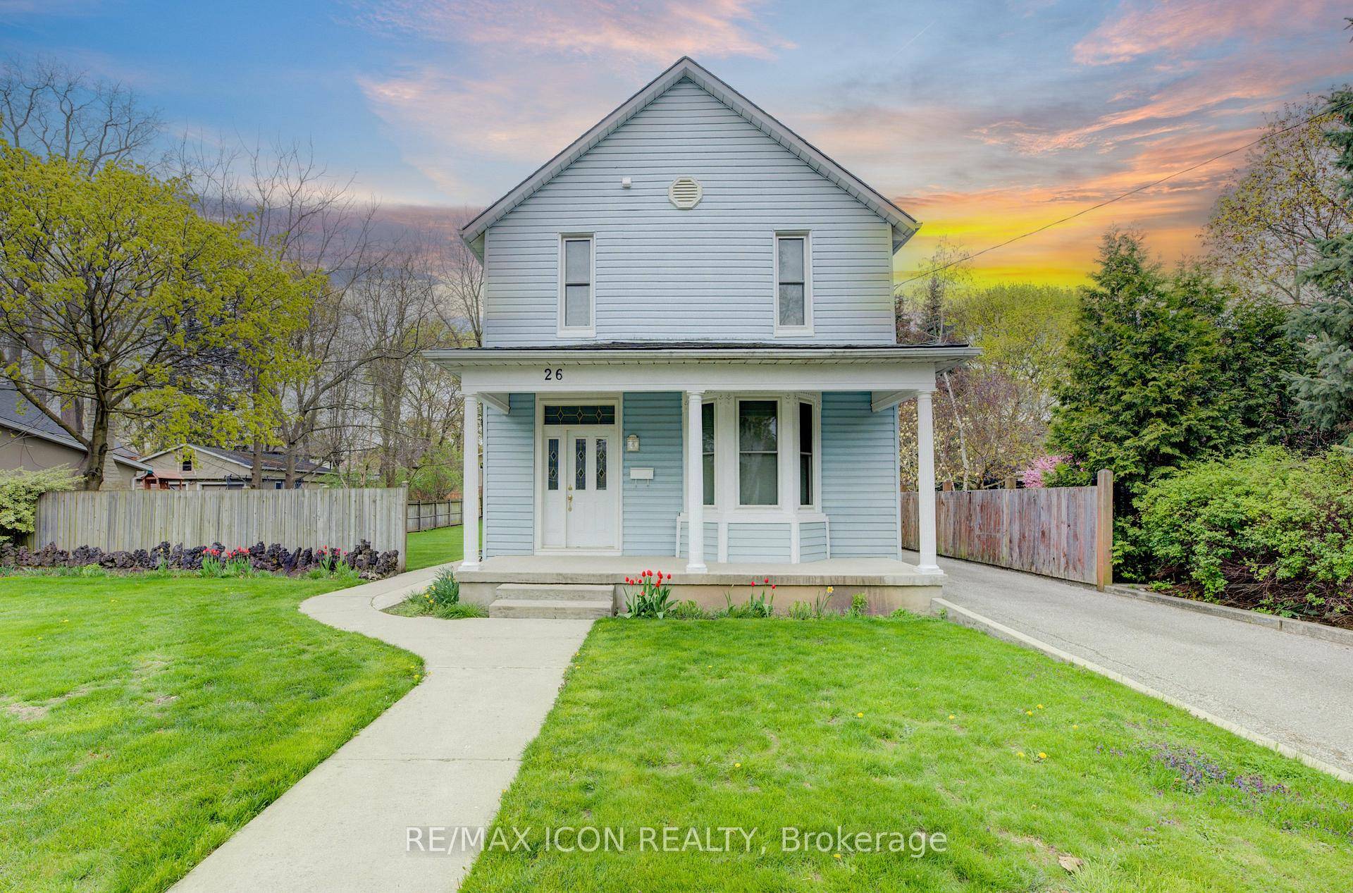 Welcome to this exceptional multifamily property nestled in the heart of Cambridge.