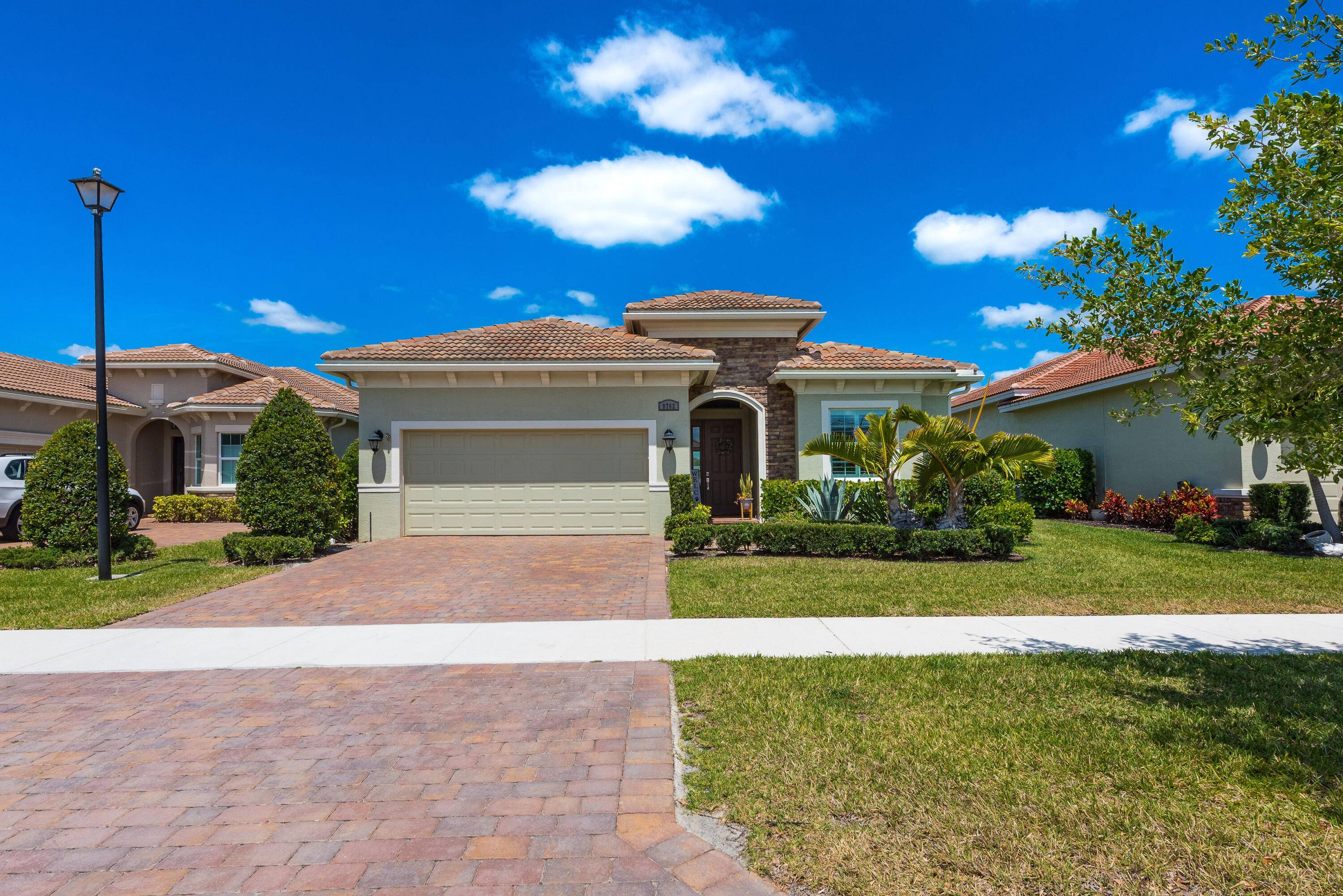 Beautiful 3BR 3BA home located on Montova Way in the highly desirable PGA Village Verano community.