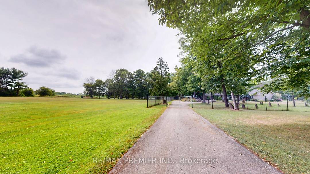 An exceptional opportunity to invest in the future with this rare 10 acre parcel located in a prime growth corridor of East Gwillimbury !