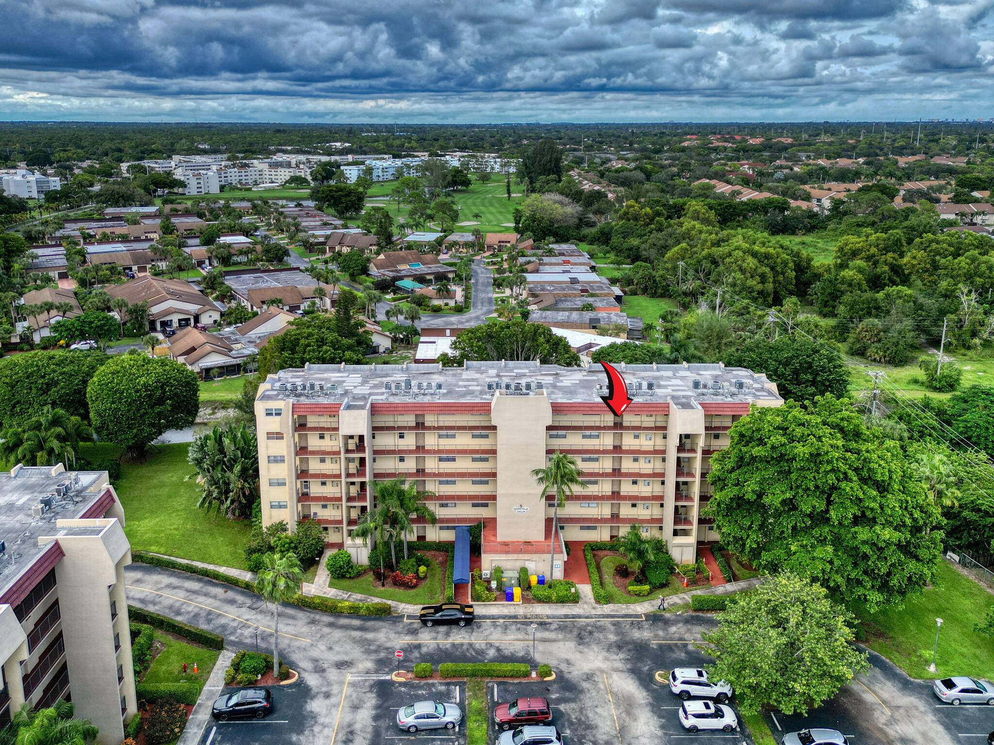 Enjoy stunning golf views from this beautifully maintained 2 bedroom, 2 bath condo on the 6th floor !