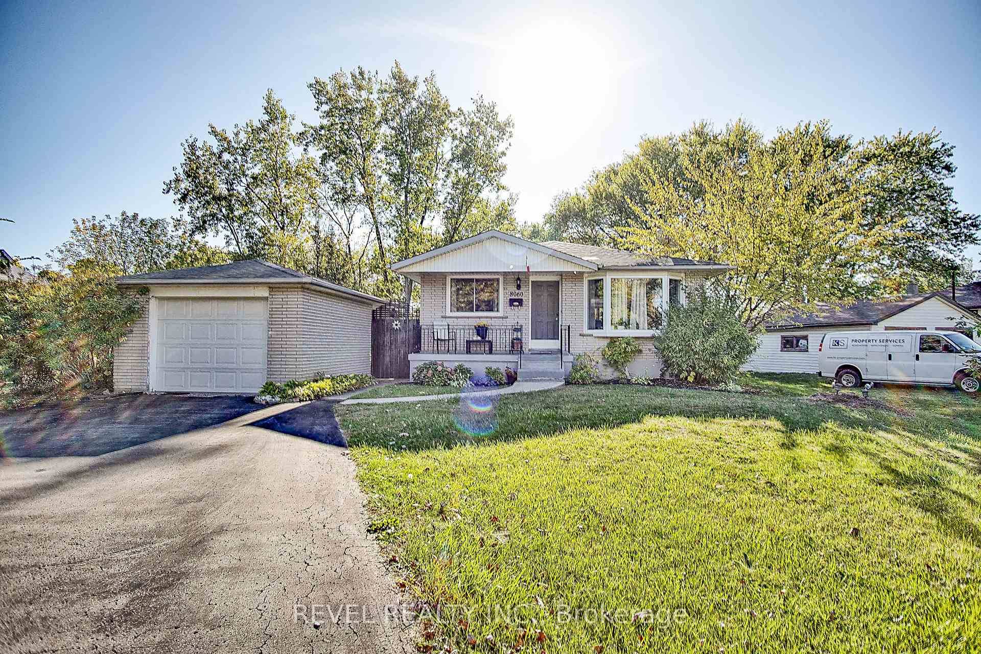 Welcome to this lovely detached home, perfect for a growing family.