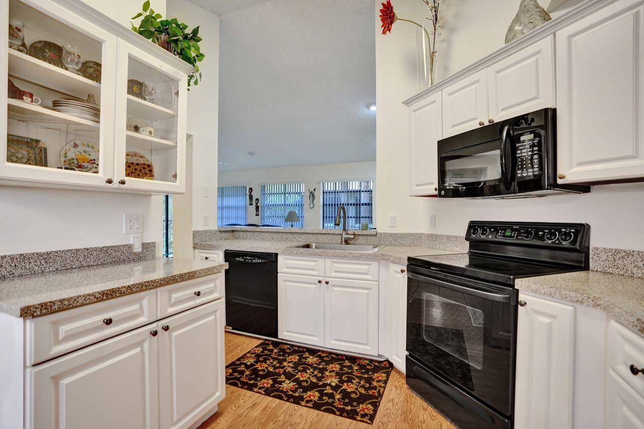Welcome to Park Pointe ! This 2 bed, 2 bath condo is in a desirable 55 community !