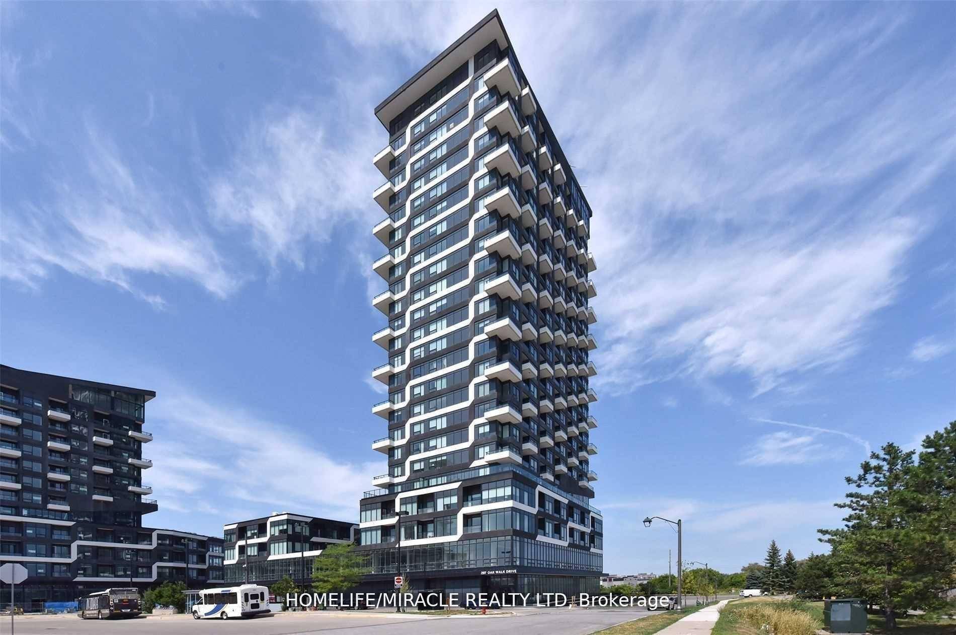 Spacious and bright 1 bed Den w parking amp ; locker at uptown Oakville, Beautiful unobstructed view !