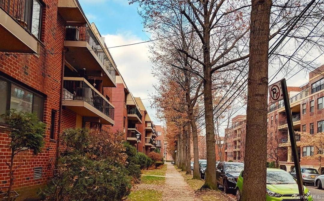 Welcome to this bright and modern 3 bedroom, 2 bathroom apartment in the heart of Fresh Meadows !