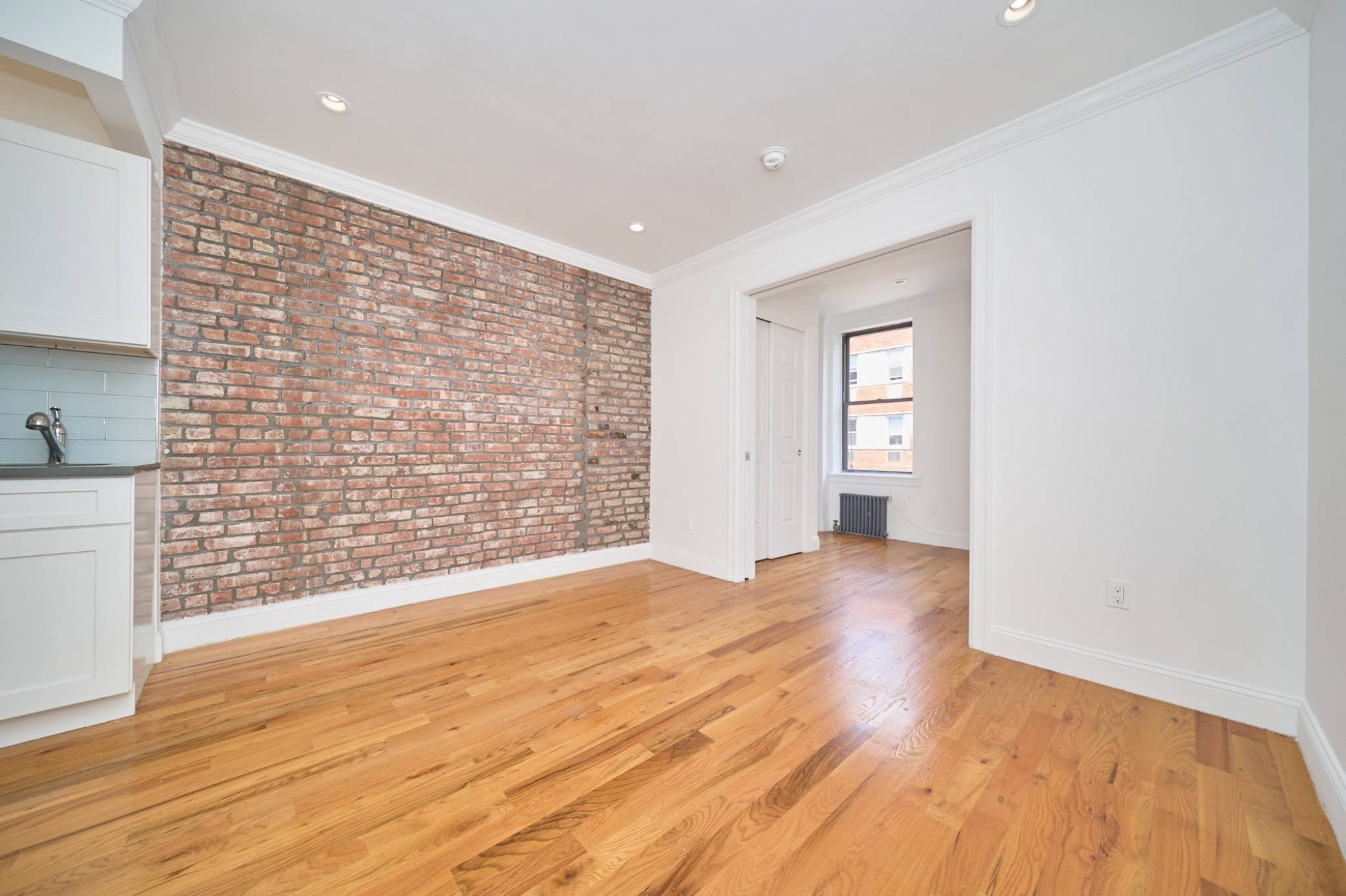1 bedroom apartment located on the Upper East Side.