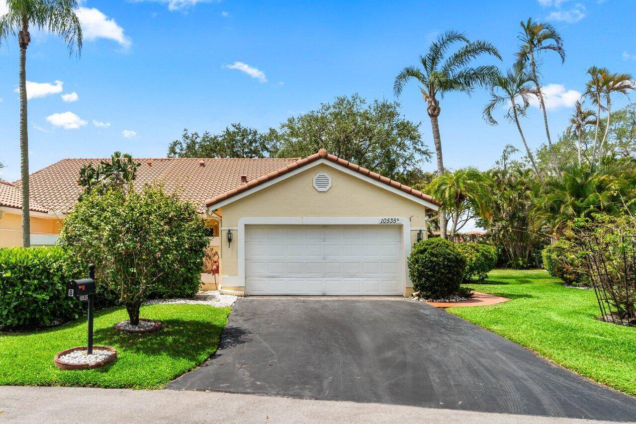 This spacious 2 bedroom, 2 bath villa with a 2 car garage offers an incredible opportunity to create the perfect home in a well maintained, amenity rich neighborhood with low ...