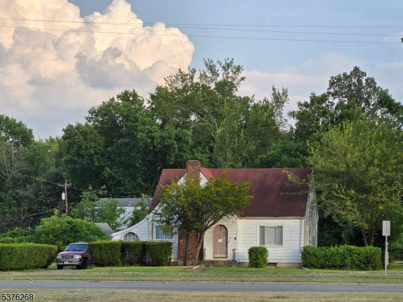 Incredible Redevelopment or Investment Opportunity !