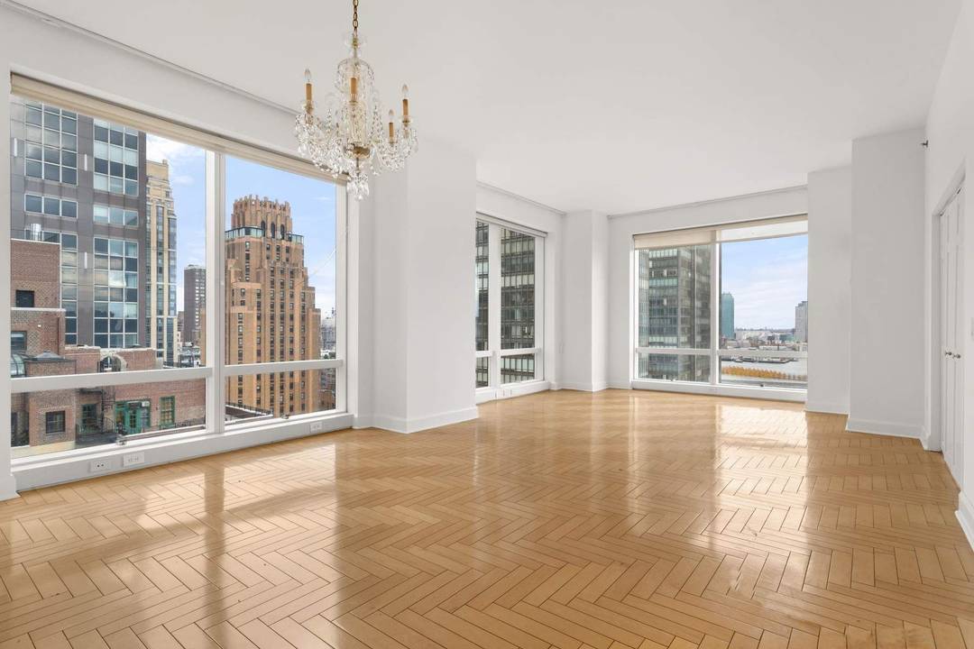 845 United Nations Plaza, 19A For Sale 3, 695, 000 Investor opportunity at Trump World Tower.