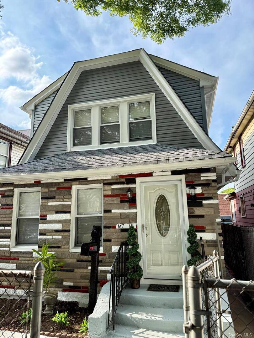 Beautiful and completely renovated house, with 3 generous size bedrooms, 2 full spacious bathrooms, fabulous gourmet efficiency kitchen with all new stainless steel appliances, A formal dining room and a ...