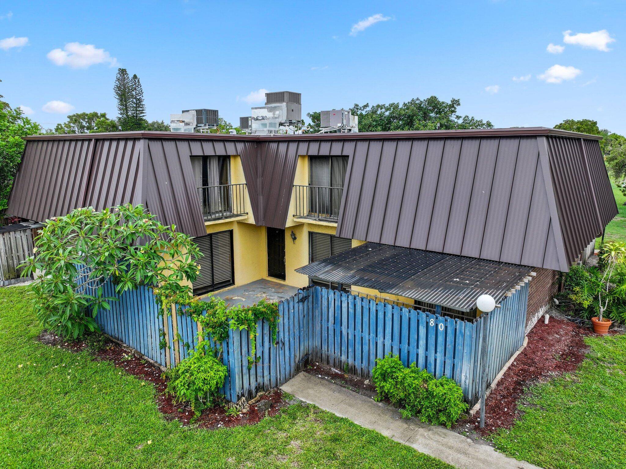 Welcome to 3665 Silver Lace Ln a bright and spacious 2 bed, 2.