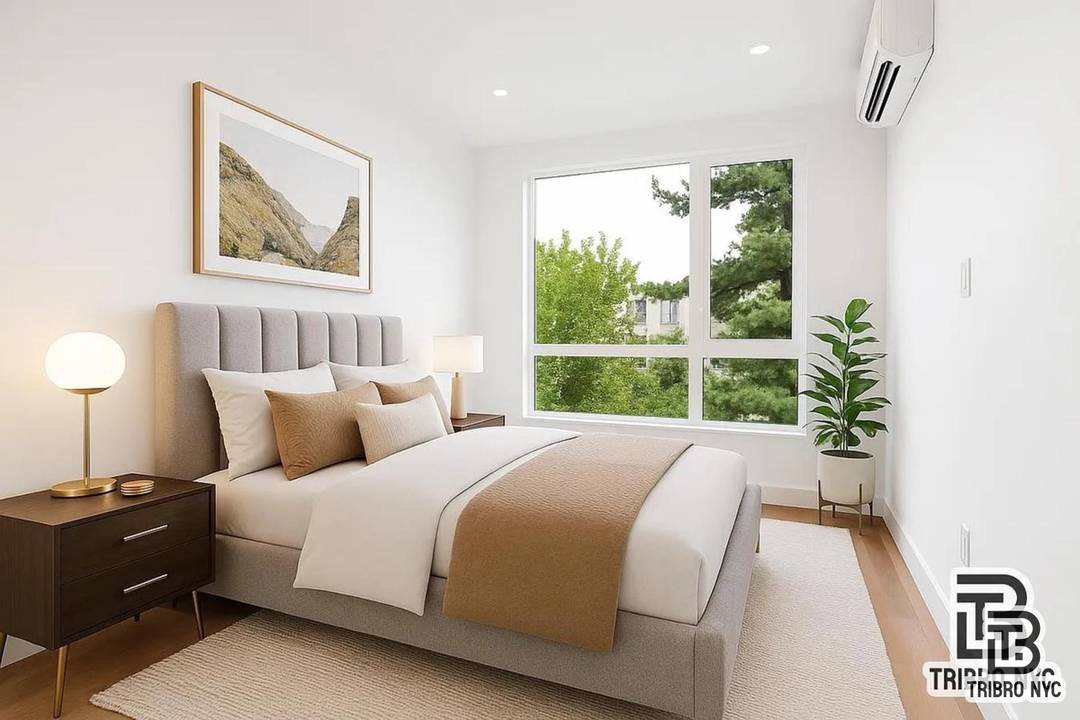 Penthouse Perfection Brand New 3BR 3BA with Private Roof Deck amp ; BalconyWelcome to this bright and spacious 3 bedroom, 3 bathroom penthouse in the heart of Williamsburg.