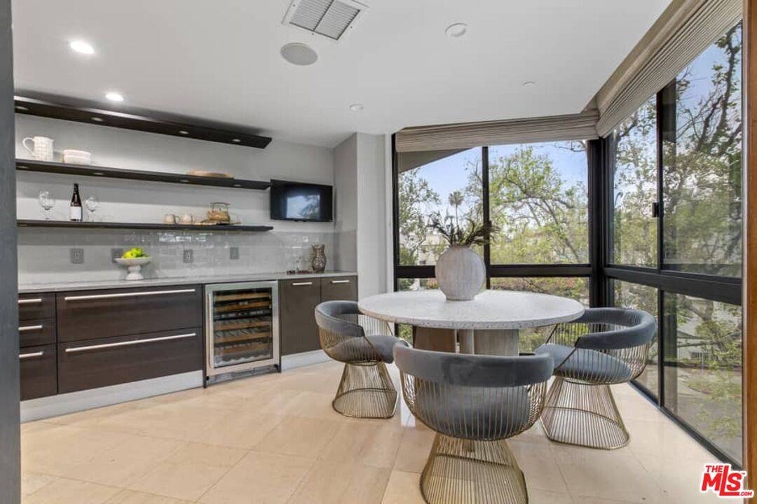 300 N Swall Dr 2BR Beverly Grove La